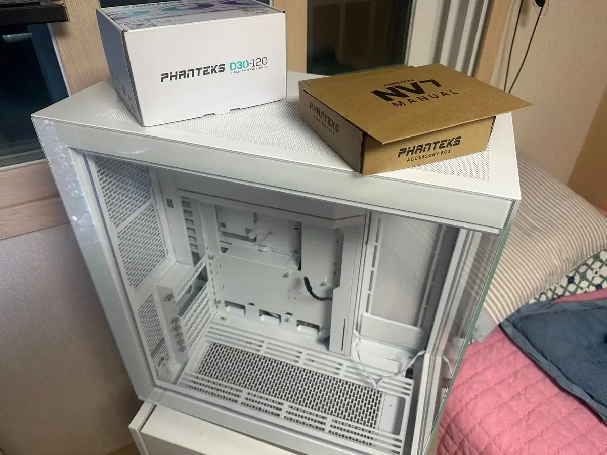 Phanteks NV7 화이트 케이스 팝니다.